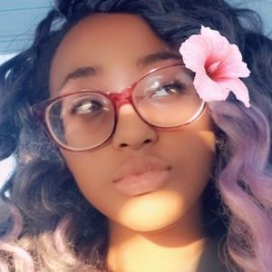 Meet your Posher, Dezi